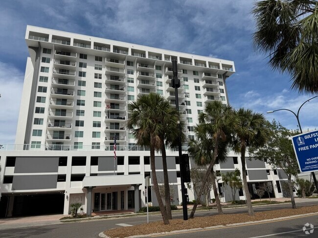 Building Photo - 101 S Gulfstream Ave Unit 15B Rental