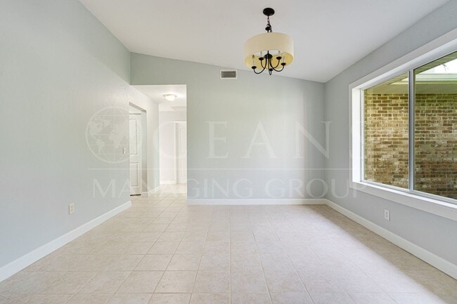 Photo - Executive Coastal Retreat | Four-Bedroom P...