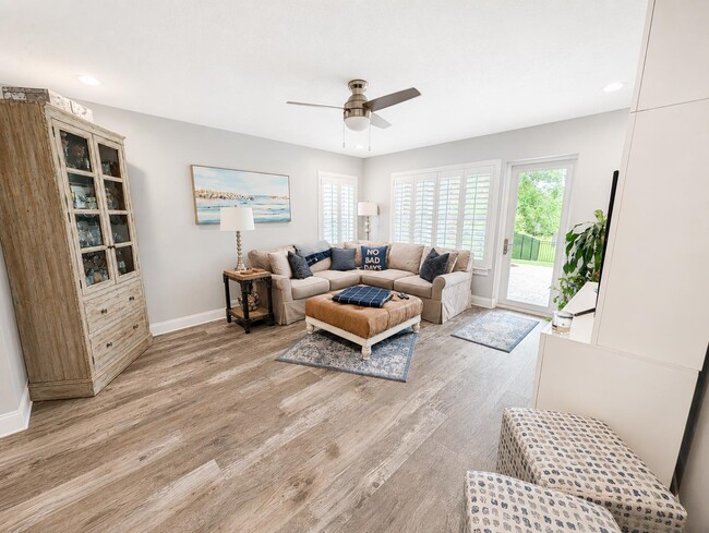 Photo - 101 Sunset Cir S