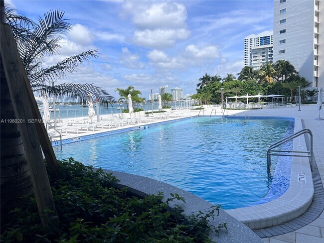 Photo - 1000 West Ave Unit 432