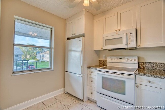 Photo - 3151 SE Aster Ln Unit 1306