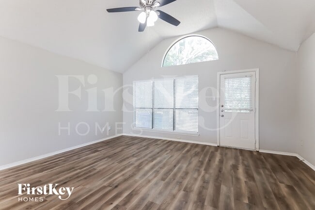 Photo - 701 Long Hill Ct