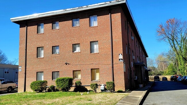 Photo - 3916 Chamberlayne Ave Unit 3