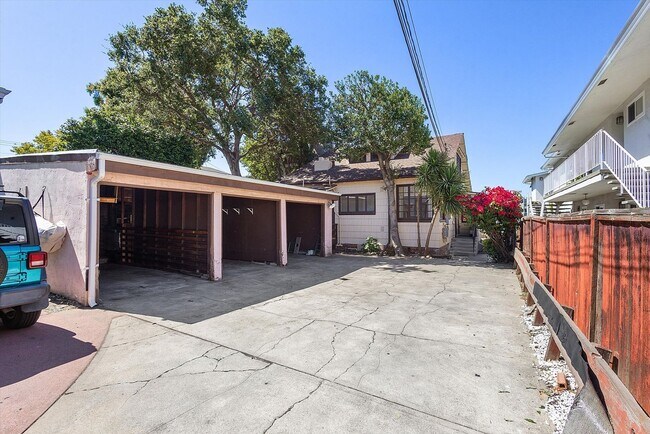 Photo - 2138 Clinton Ave #A - 1 bedroom | 1 bath Unidad 2138 - A
