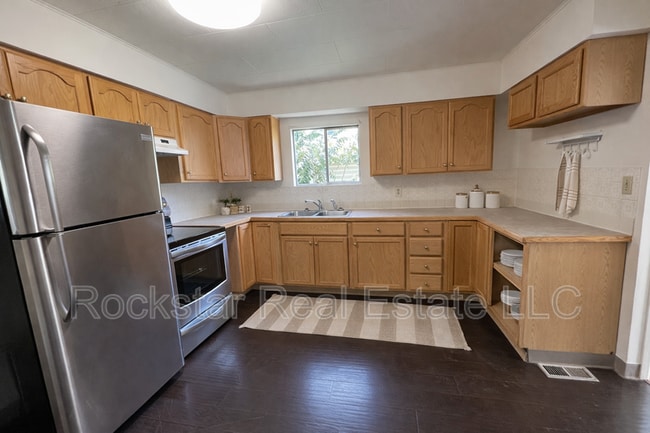 Photo - 1011 E 12th Ave