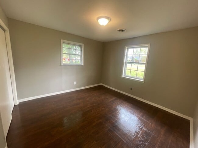 Photo - Renovated 3 Bedroom 2 Bath Home for Rent with 2 Car Garage!