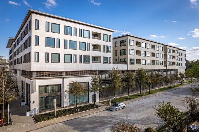 4444 Westheimer Rd
