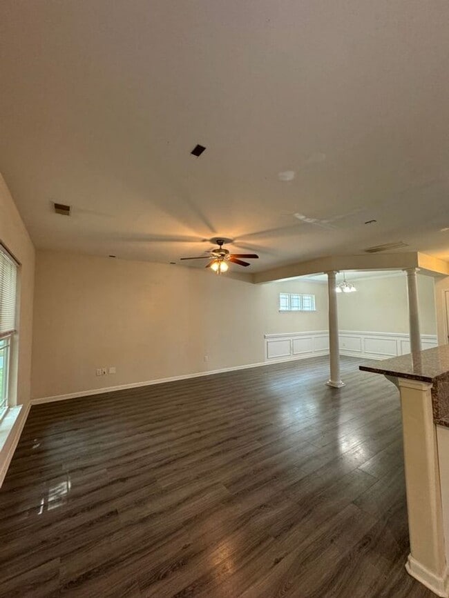 Photo - 670 Summer Hill Way
