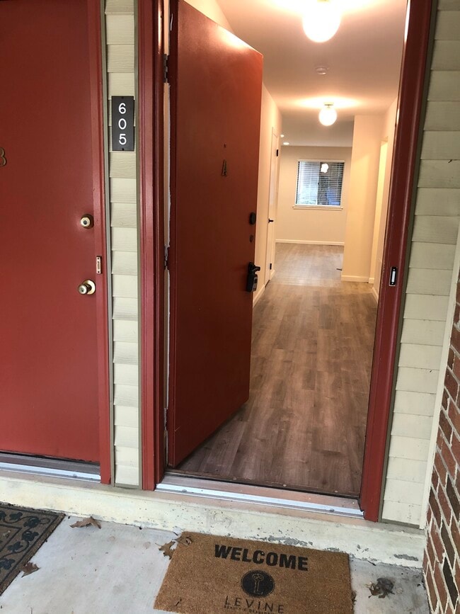 Front Entrance - 605A Cypress Point Cir Unit 605A