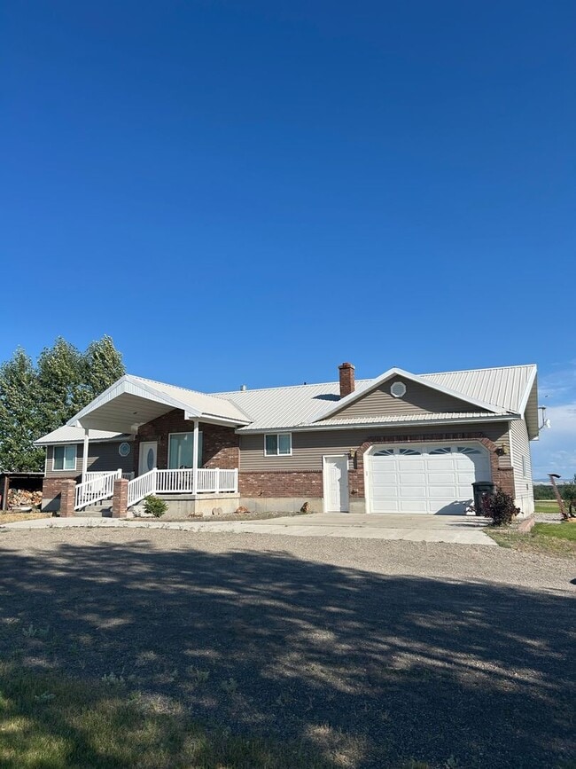 Building Photo - Beautiful country charmer with INCREDIBLE ... Rental