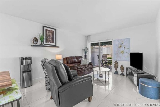 Photo - 154 Waterside Dr Unit 154