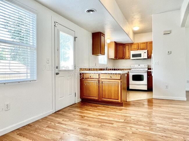 Photo - 2405 W Monument St