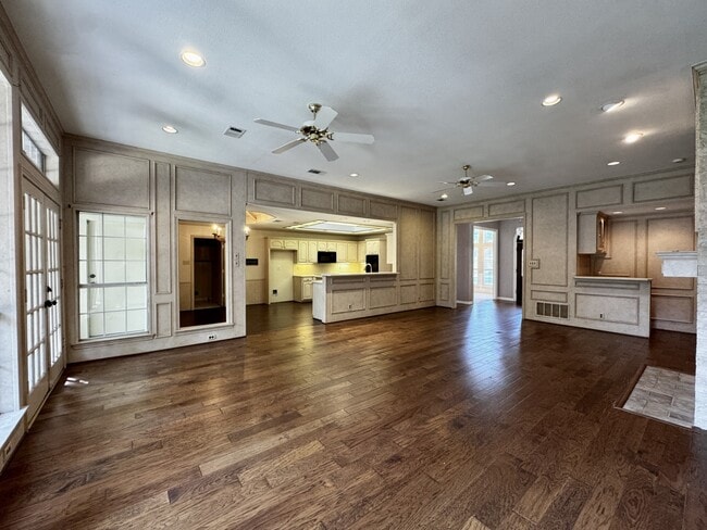 Photo - 229 E Bethel Rd