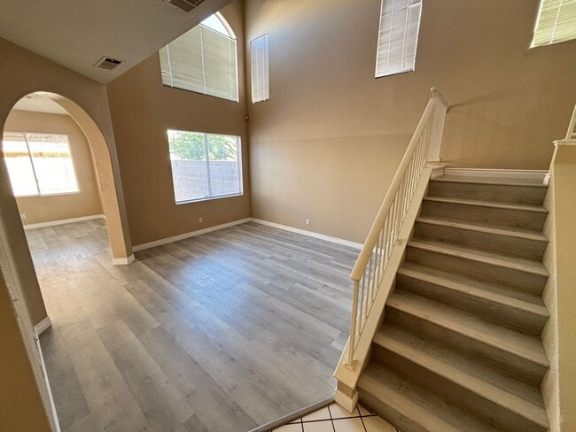 Photo - Beautiful 3Bed/2Bath/2Car residence located in Sunrise Manor / Winterwood area