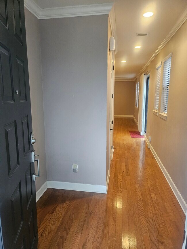Photo - 113 S Packwood Ave