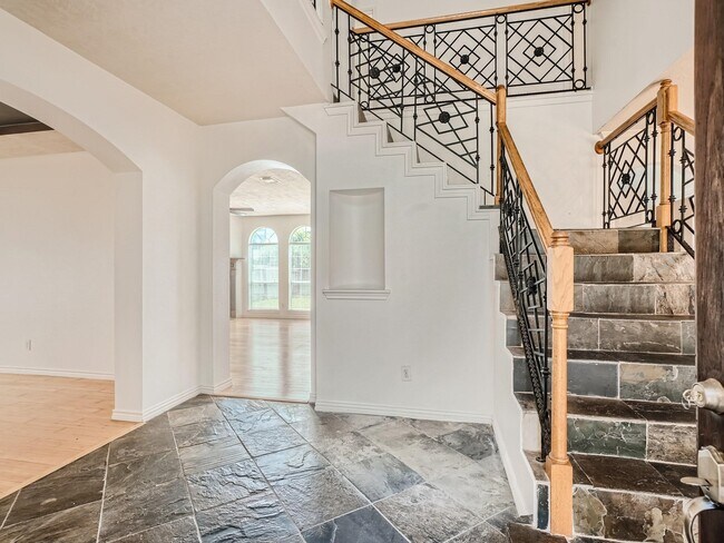 Photo - 503 Taskwood Dr