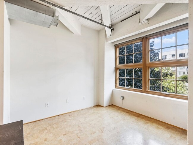 Photo - Marshall Wells - North facing Pearl District Loft w/parking/storage/ac Unit MW202