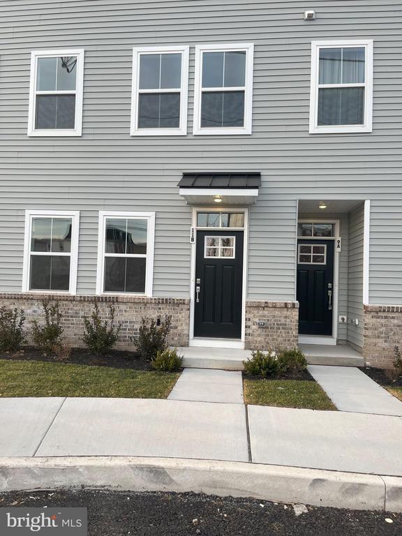 Photo - 8 E Front St