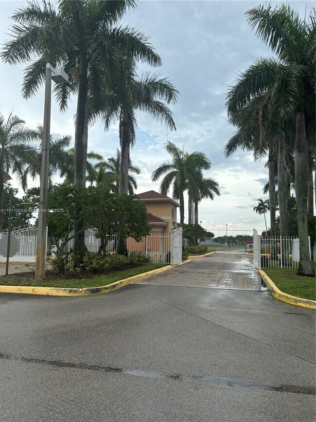 Photo - 6900 SW 39th St Unidad 107J