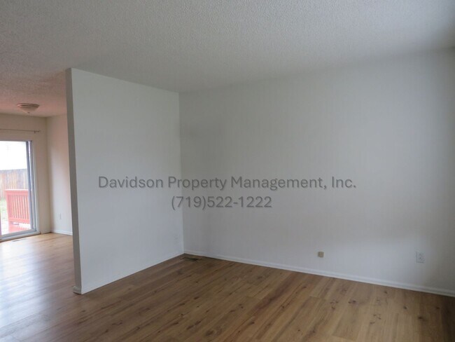 Photo - Charming 3-bedroom House in Secuirty-Widef...