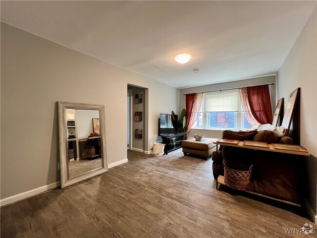 Building Photo - 1225 Hertel Ave Rental