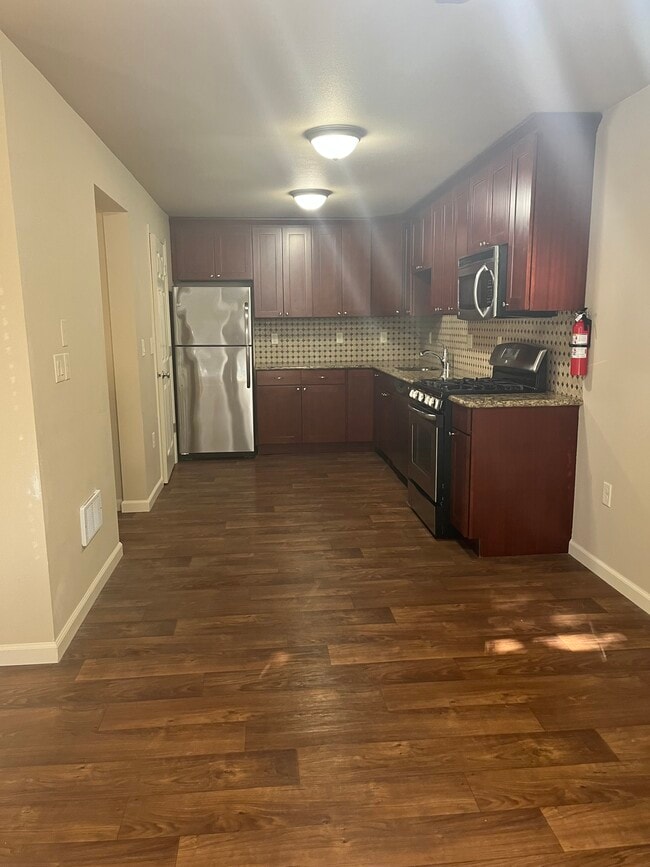 Photo - 4014 Byron Ave Unit B101