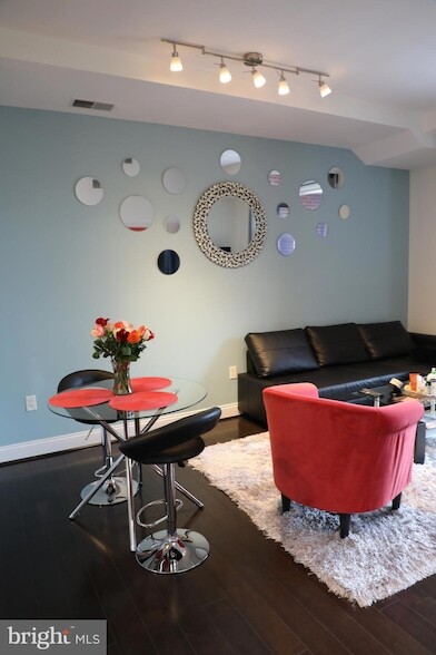 Photo - 1111 Oronoco St Unit 532