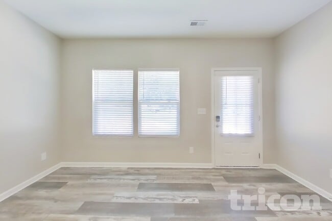 Photo - 166 Oak Creek Rd