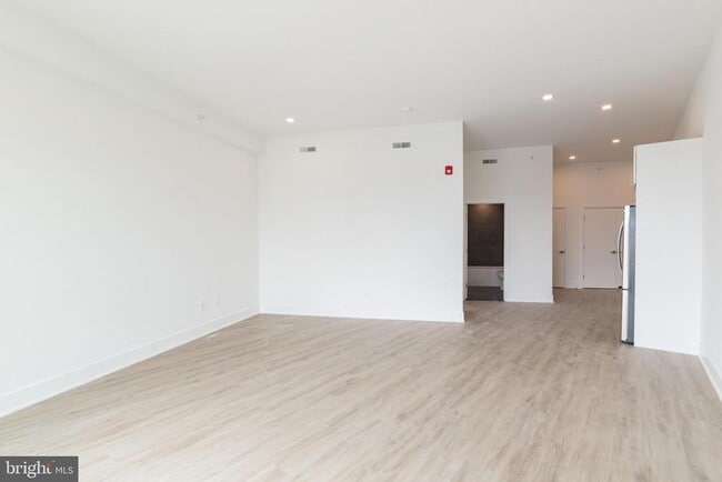 Photo - 1622 Point Breeze Ave Unit 309