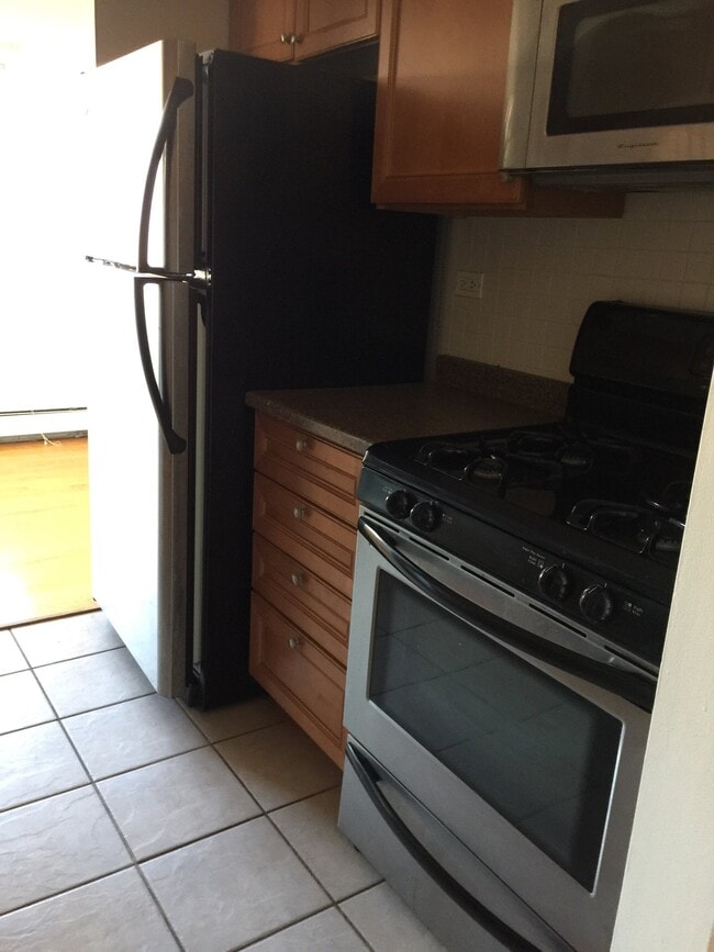 Photo - 156 Asbury Ave Unidad 8
