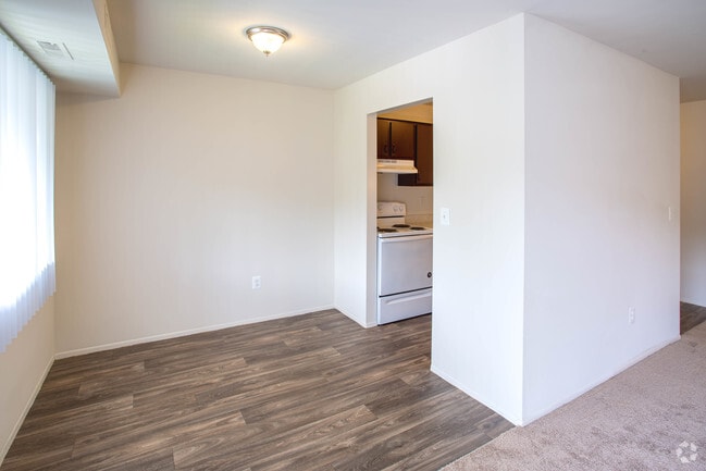 Cherokee Hills Apartments