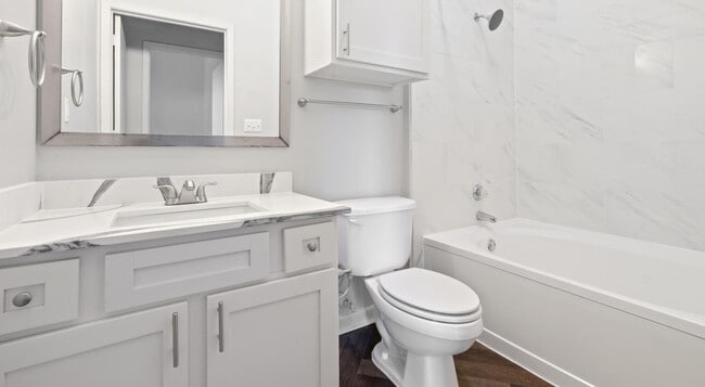 2BD, 2BA - 1170SF - Bathroom