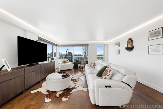 Photo - 3000 Holiday Dr Unit 905