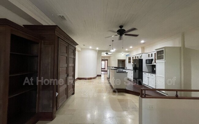 Photo - 109 Park Central Square Unit #C