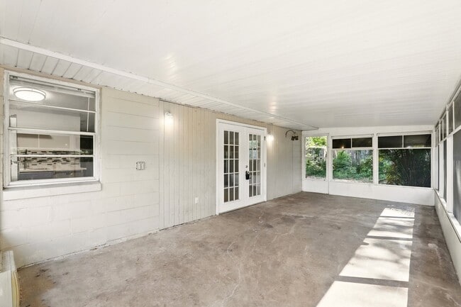 Photo - 1617 Acacia Rd