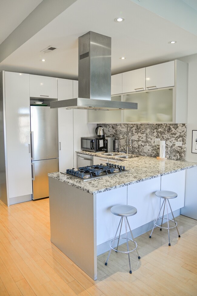 Photo - 1811 W 17th St Unit 301
