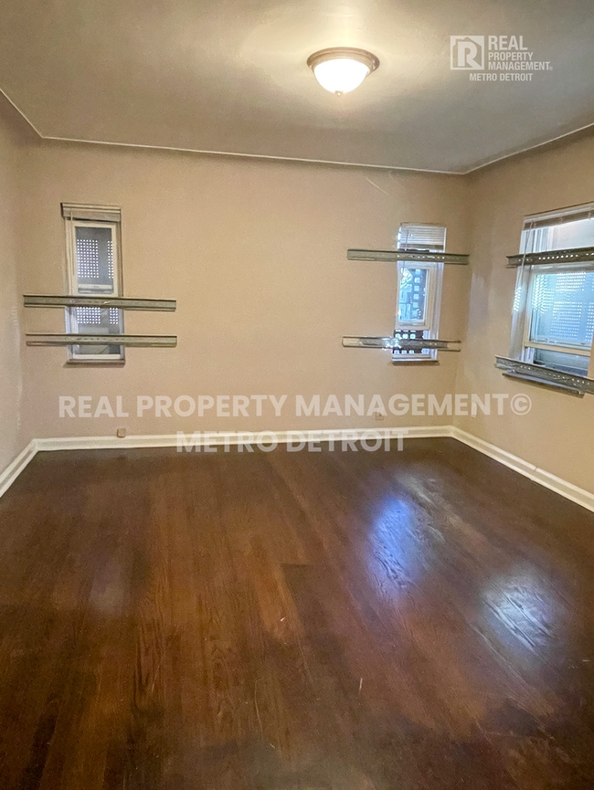 Photo - 18935 Indiana St