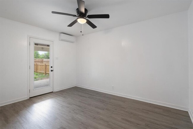 Photo - 10205 Old Manchaca Rd