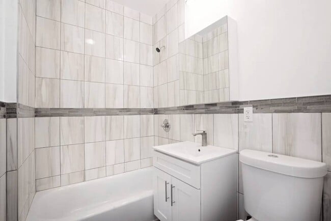 Photo - Bushwick Exposed brick, 23 mins to Manhattan #93 Unit 3FL