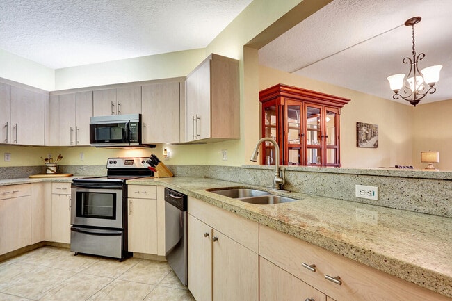 Photo - 100 Uno Lago Dr Unit 104