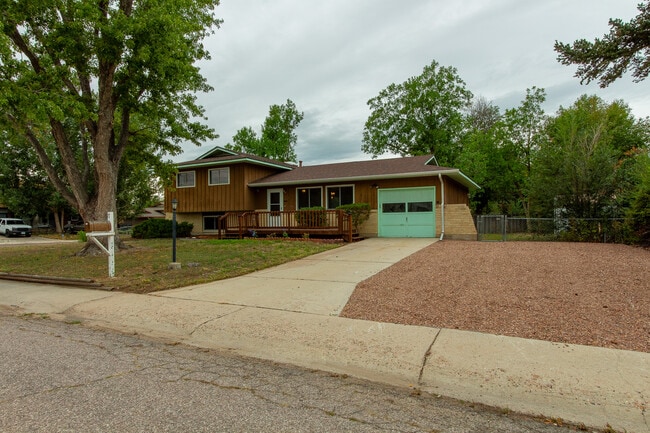 17 McBurney Blvd