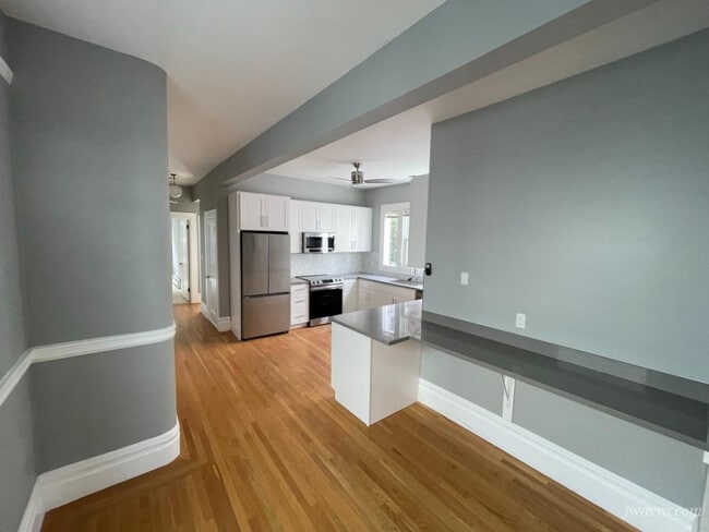 Photo - 2067 Green St