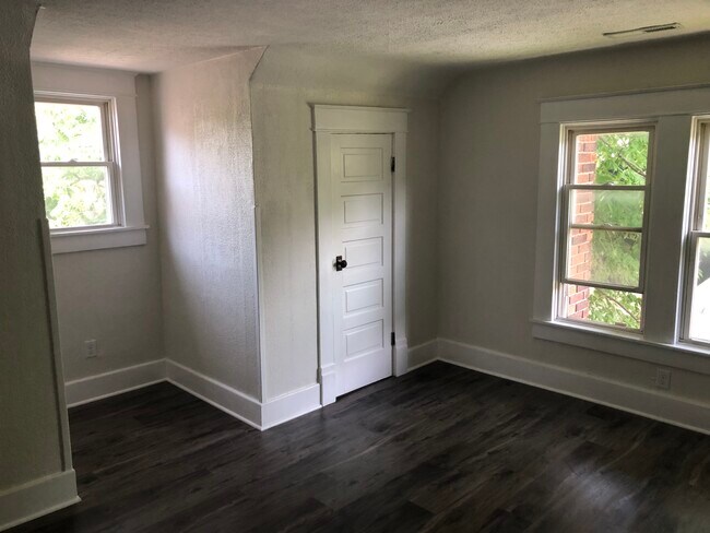 Bedroom - 610 S Washington St Unidad #2 Upstairs