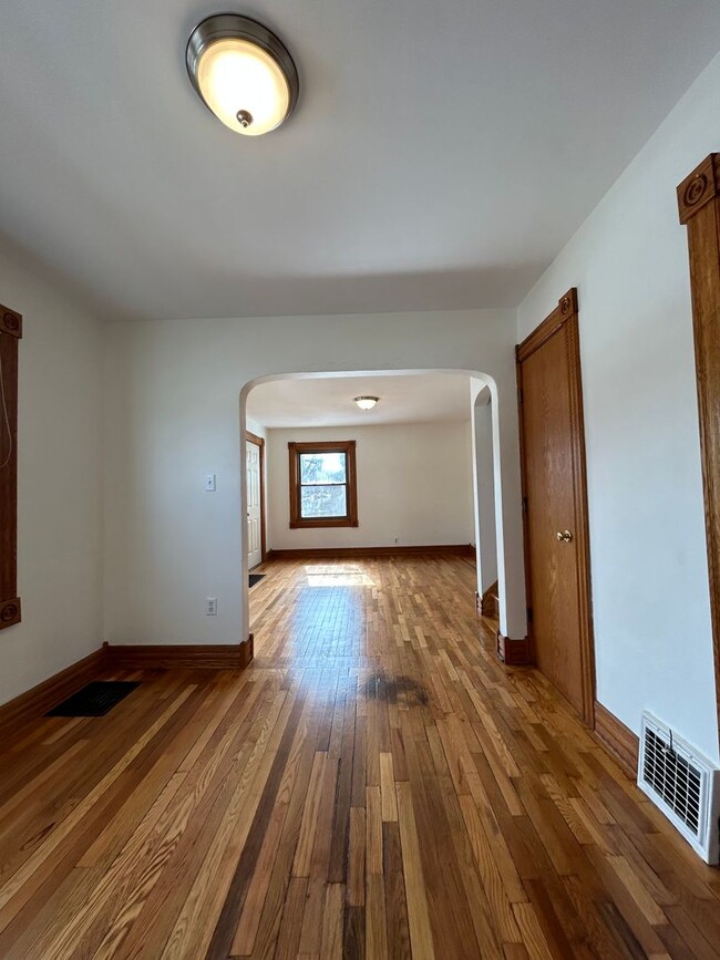 Photo - Beautiful 2 Bedroom 2 Bathroom House