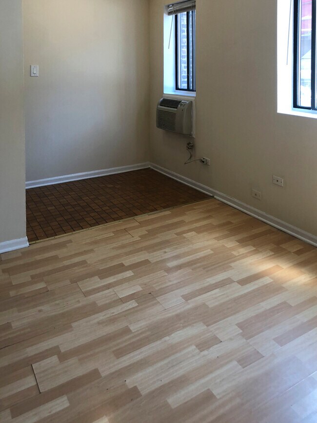 Photo - 1430 N Dearborn St