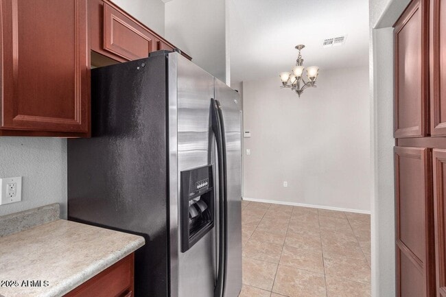 Photo - 2402 E 5th St