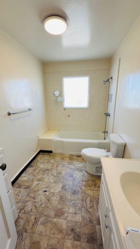 Photo - 383 Redondo Ave