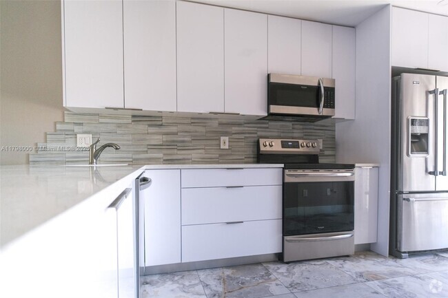 Building Photo - 301 Club Cir Unit 208 Rental