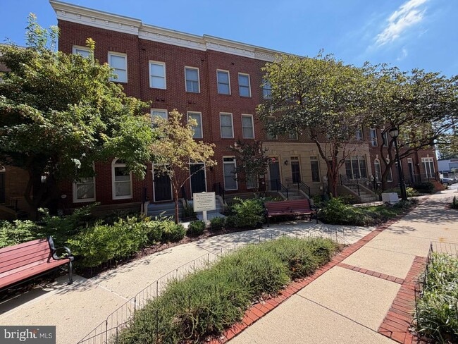 2352 Cobble Hill Terrace