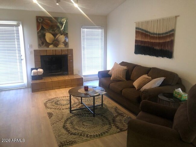 Photo - 17657 N Lindner Dr